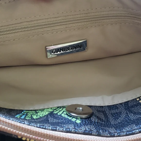 Gianna Butterfly π¦ Purse π - Picture 7 of 17